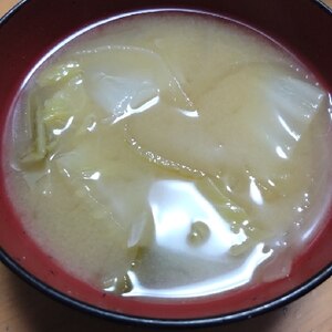 白菜・たまねぎ・油揚げの味噌汁